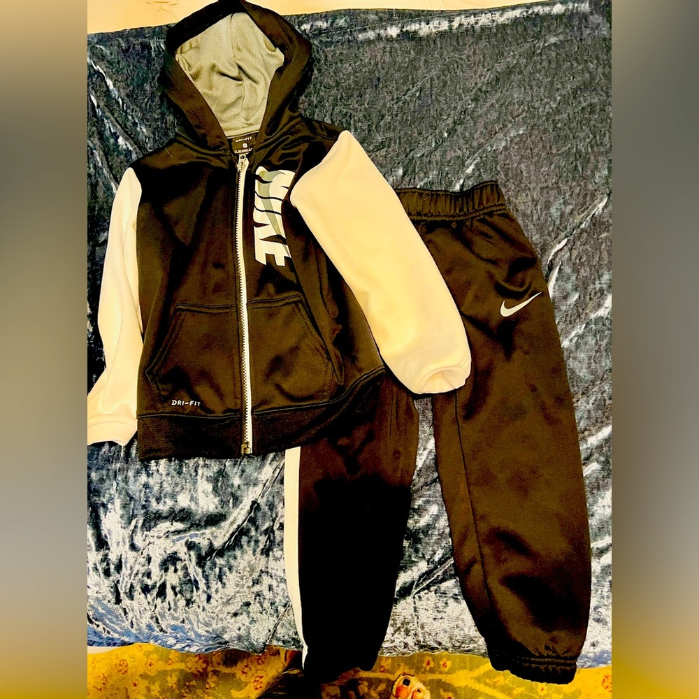 Nike Track Suit 4T
